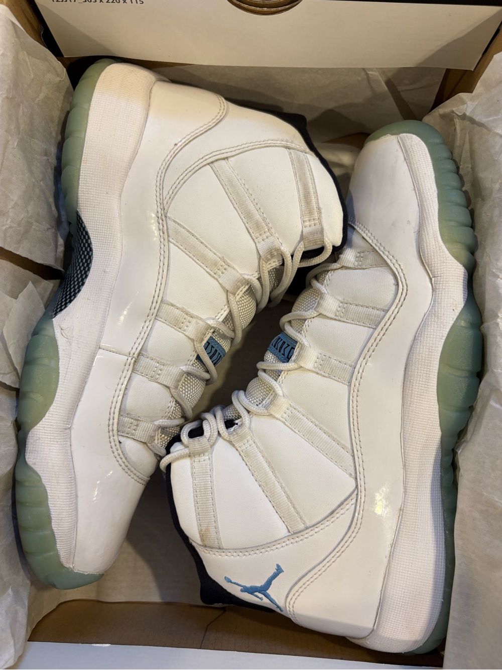 Jordan 11 Retro High Legend Blue Size 7  Pre Owned With Box 378037-117